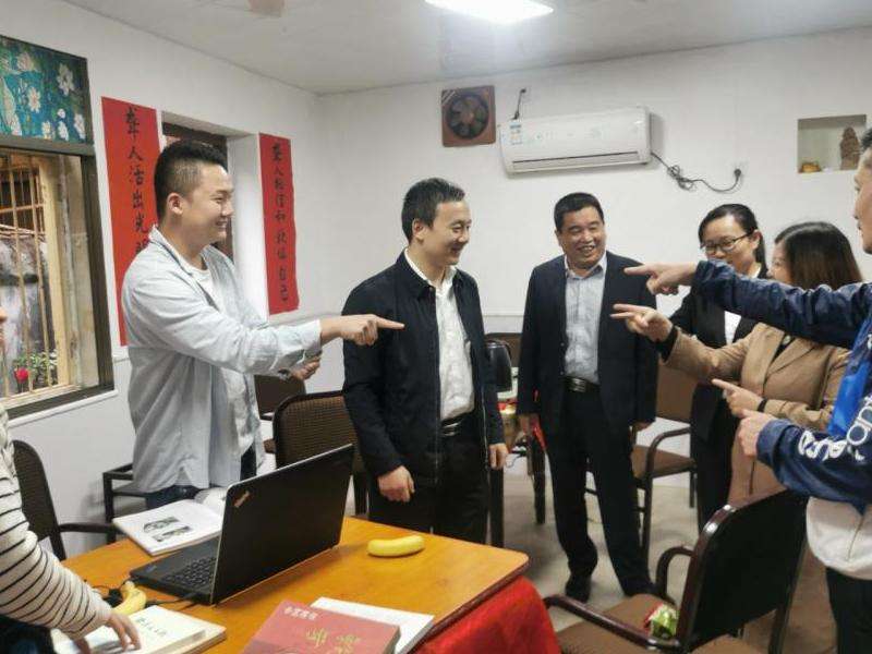 社区交流 如何找到Discord频道链接？