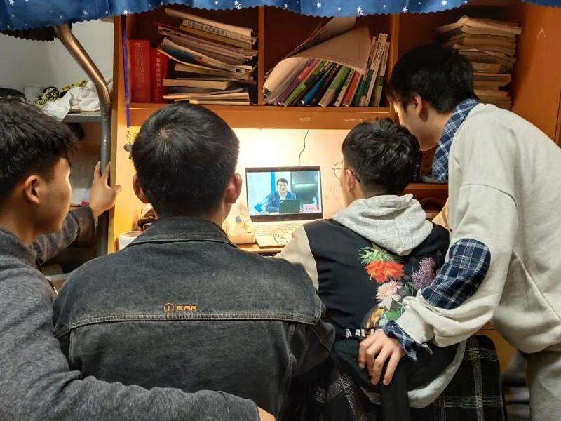 观看电影 在Discord上如何观看电影？